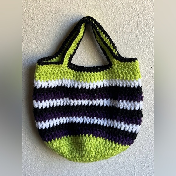 Crocheted Hand Bag ✨ - Picture 6 of 10